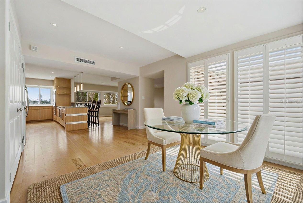 Image 2 of 32 For 6206 Masters Boulevard 302