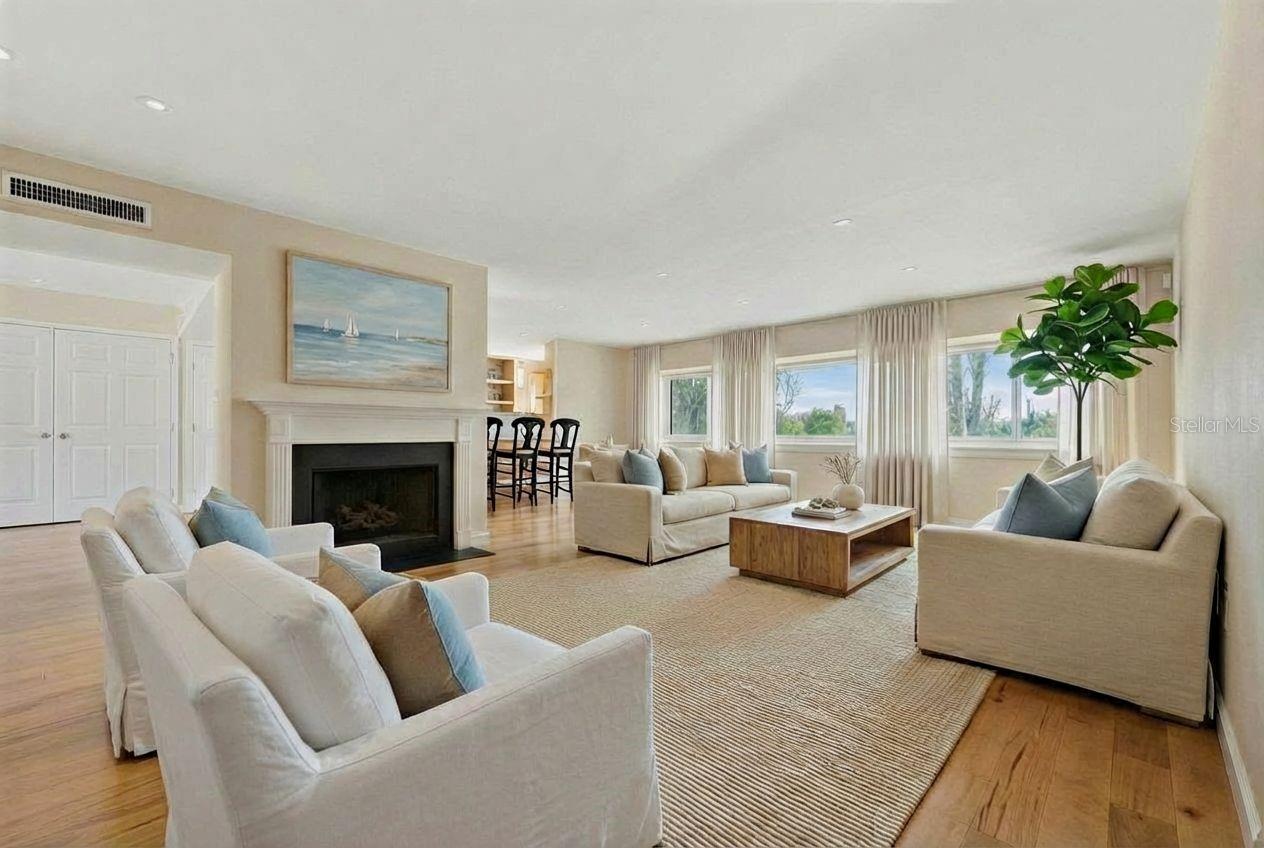 Image 3 of 32 For 6206 Masters Boulevard 302