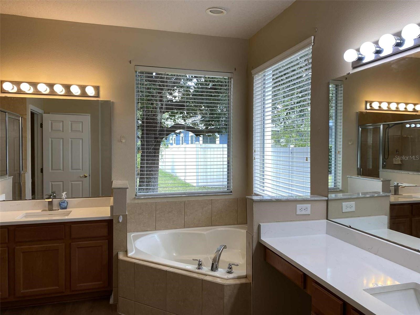 Image 11 of 20 For 5019 Blue Major Drive