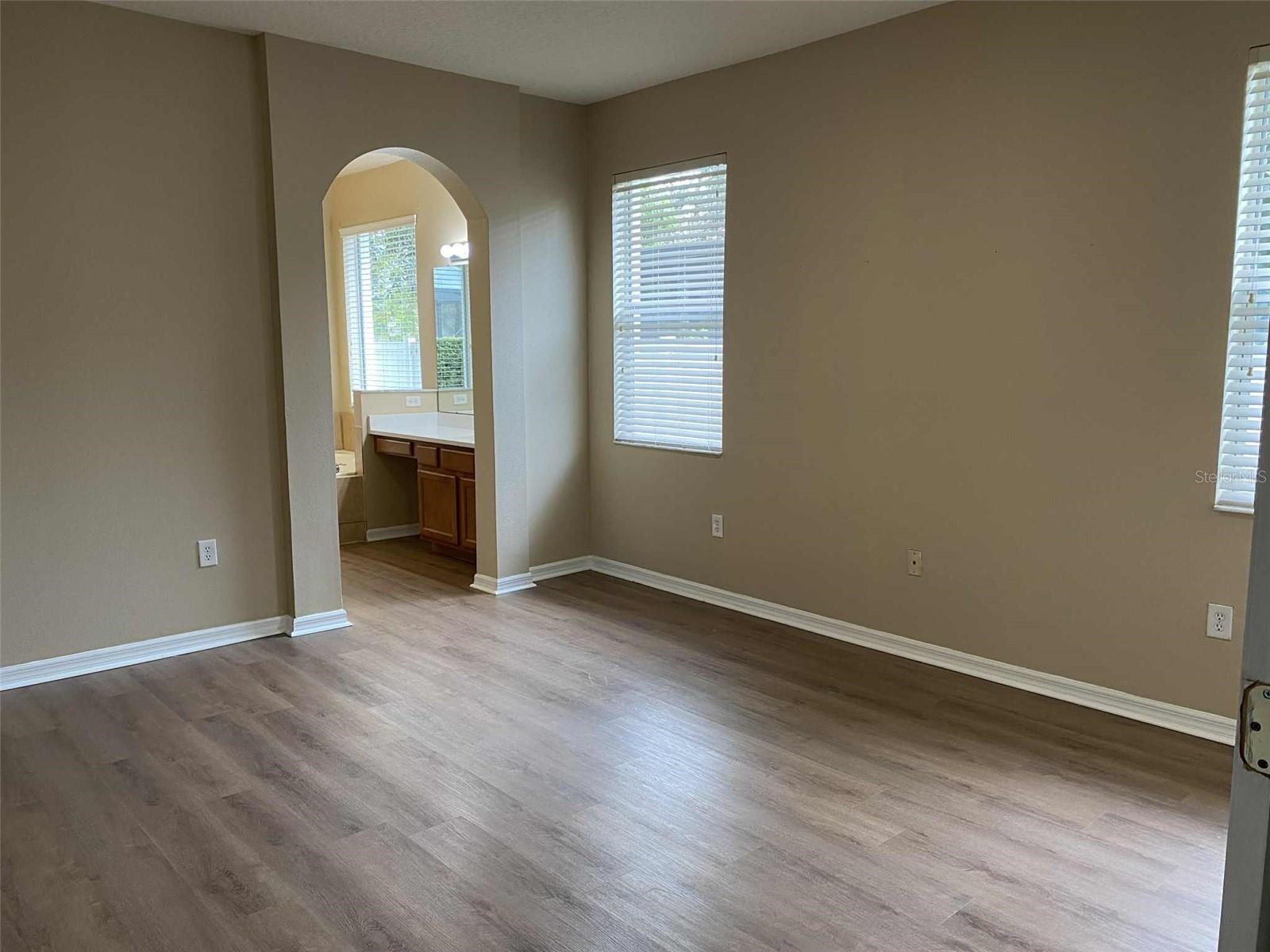 Image 9 of 20 For 5019 Blue Major Drive