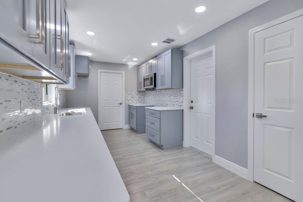 Image 10 of 31 For 6616 Blanche Court