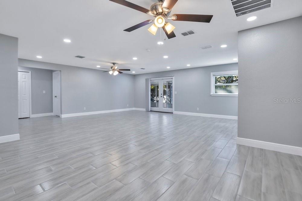 Image 6 of 31 For 6616 Blanche Court