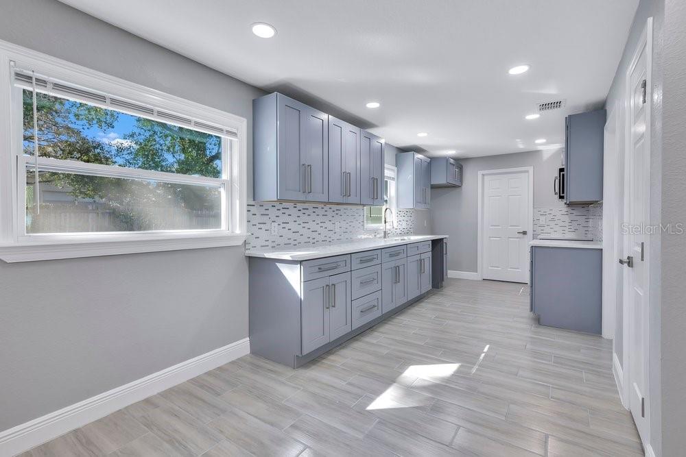 Image 9 of 31 For 6616 Blanche Court