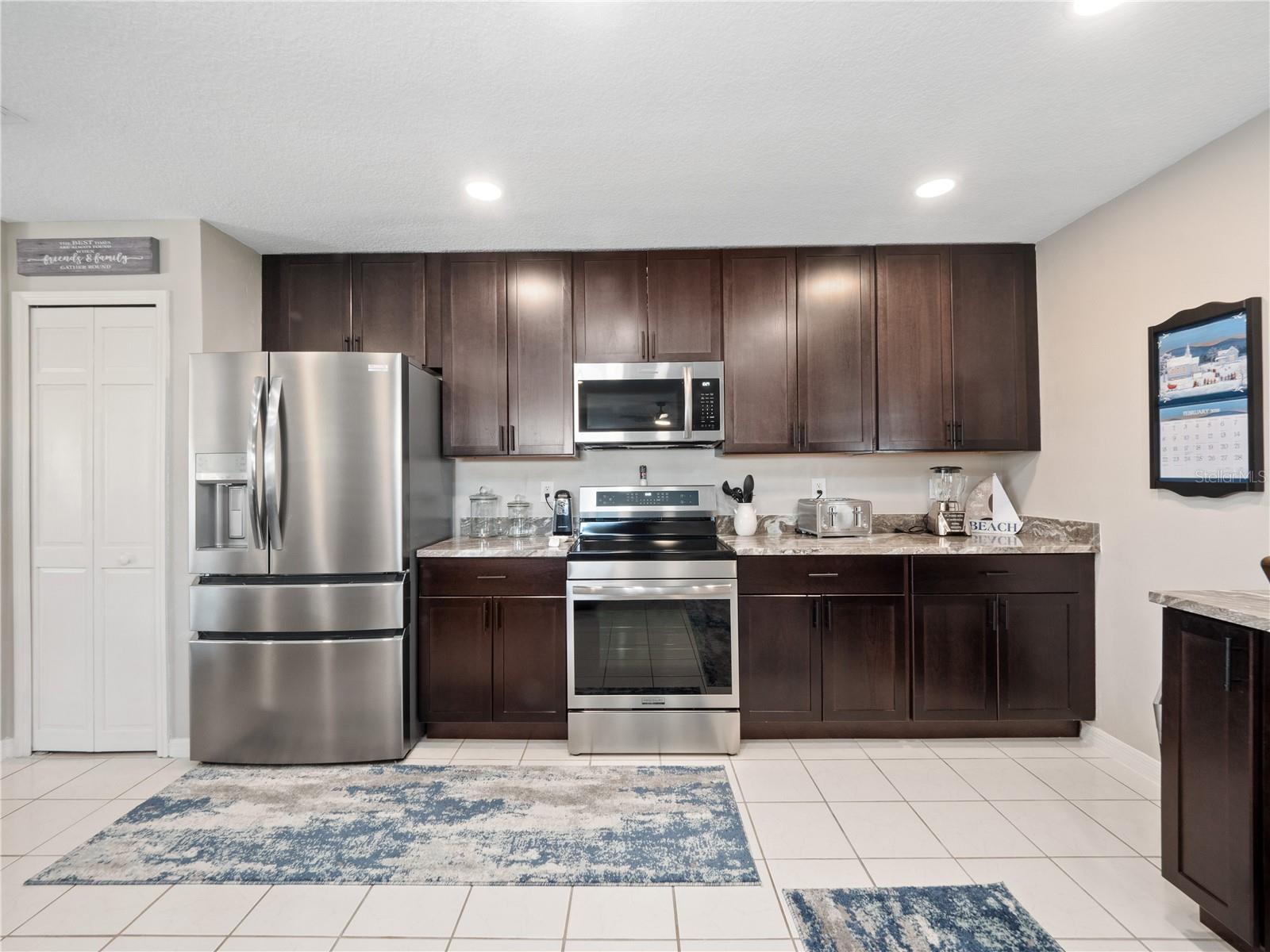 Image 11 of 35 For 21821 King John Street