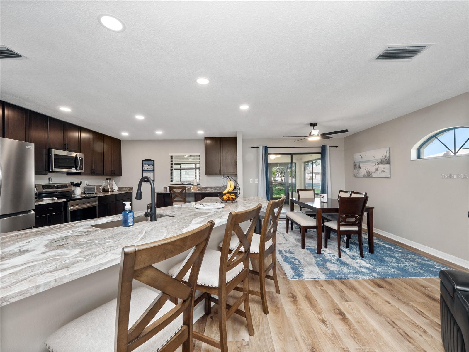 Image 13 of 35 For 21821 King John Street