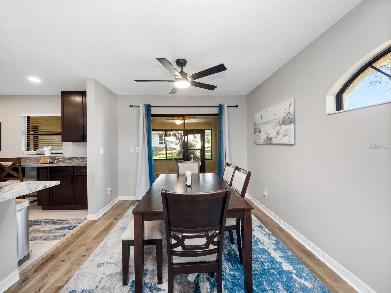 Image 14 of 35 For 21821 King John Street