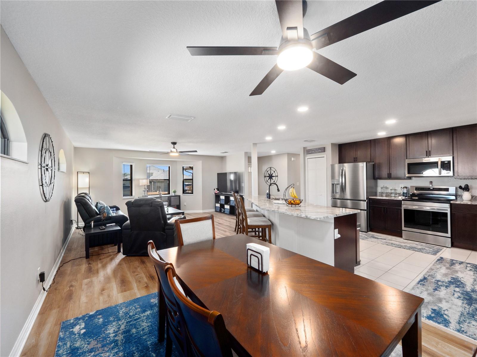 Image 15 of 35 For 21821 King John Street