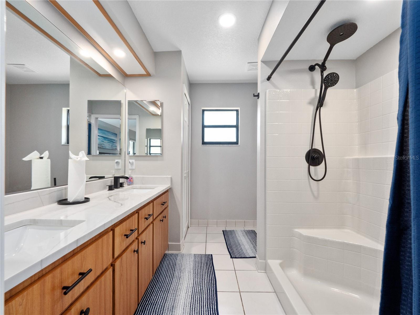 Image 18 of 35 For 21821 King John Street