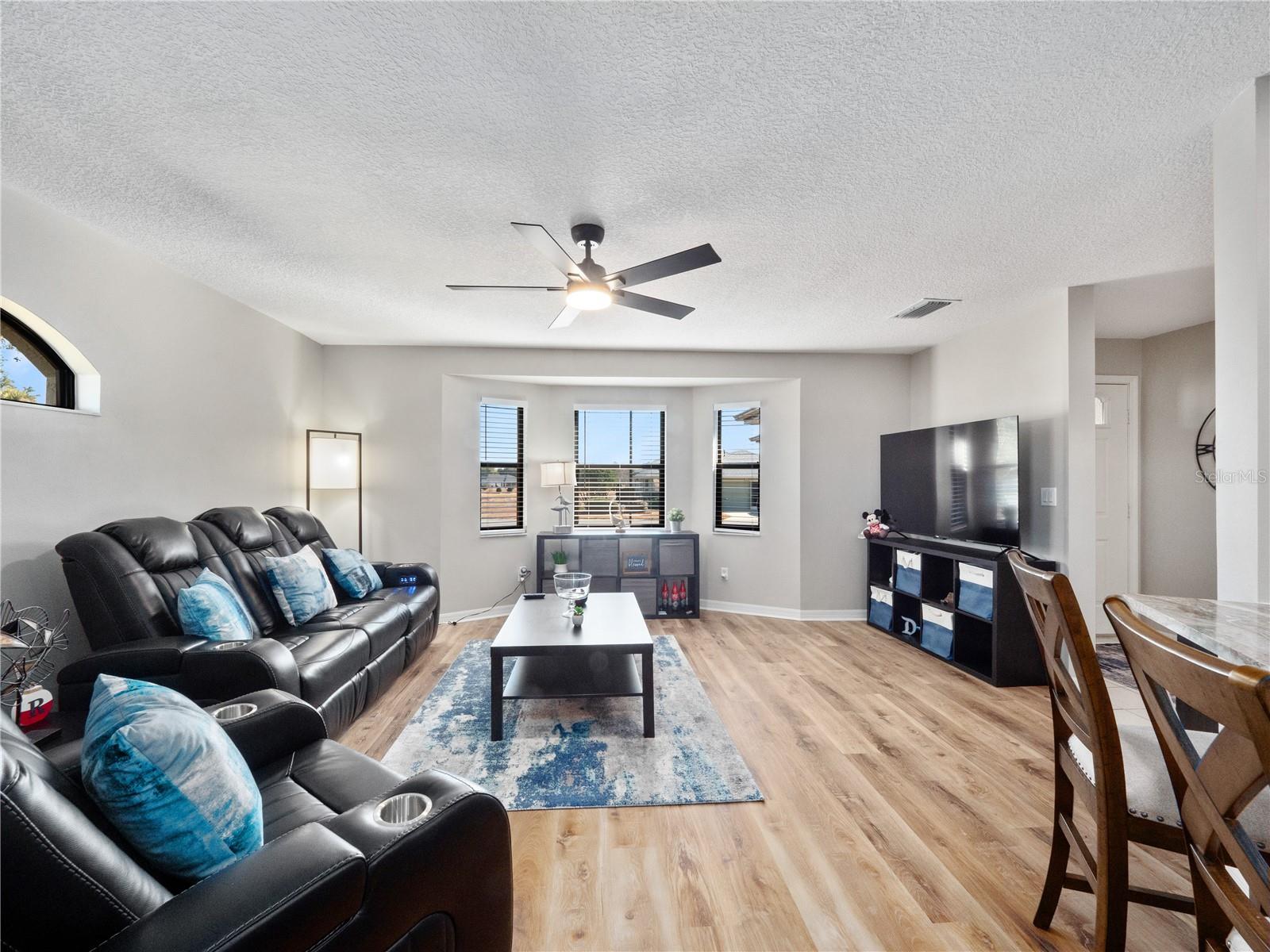 Image 9 of 35 For 21821 King John Street