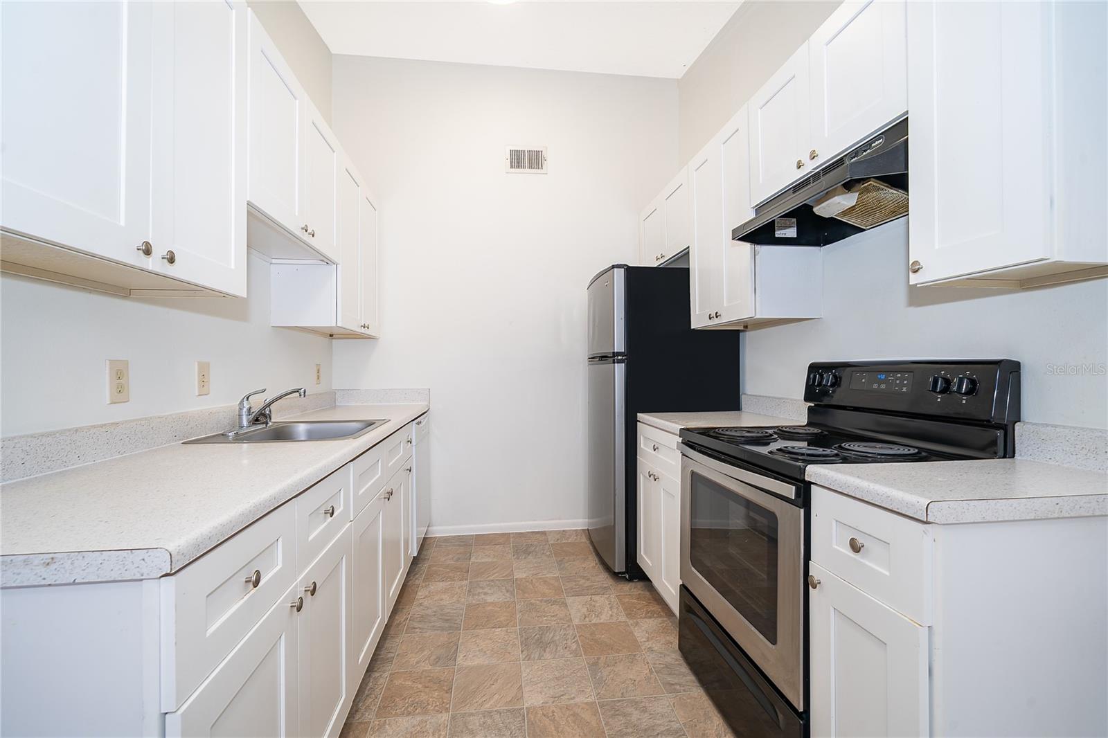 Image 3 of 26 For 7876 Guardsmen Street