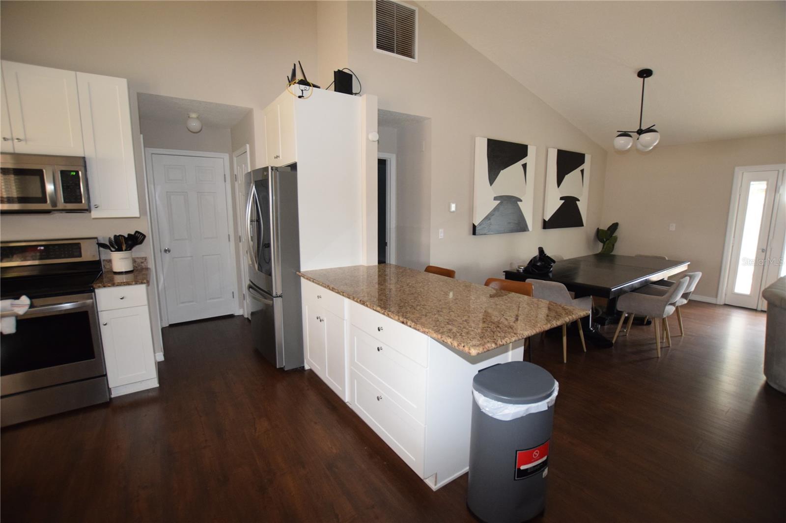 Image 10 of 31 For 1025 Lester Ridge Court