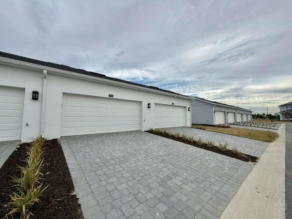 Image 24 of 32 For 1866 Falconhurst Place