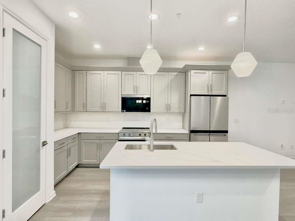 Image 7 of 32 For 1866 Falconhurst Place