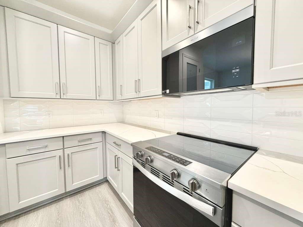 Image 9 of 32 For 1866 Falconhurst Place