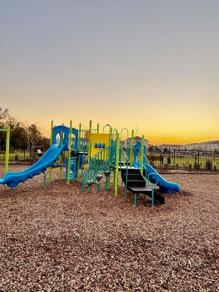 Image 3 of 10 For 2931 Skyline Loop