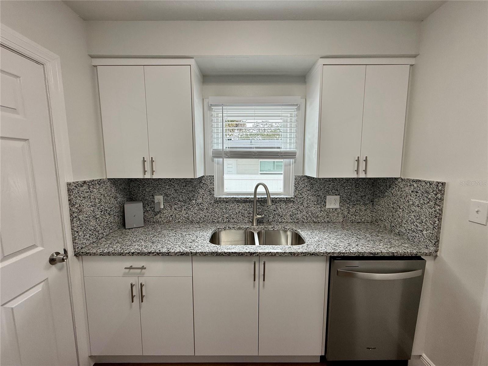 Image 6 of 38 For 901 Concord Street