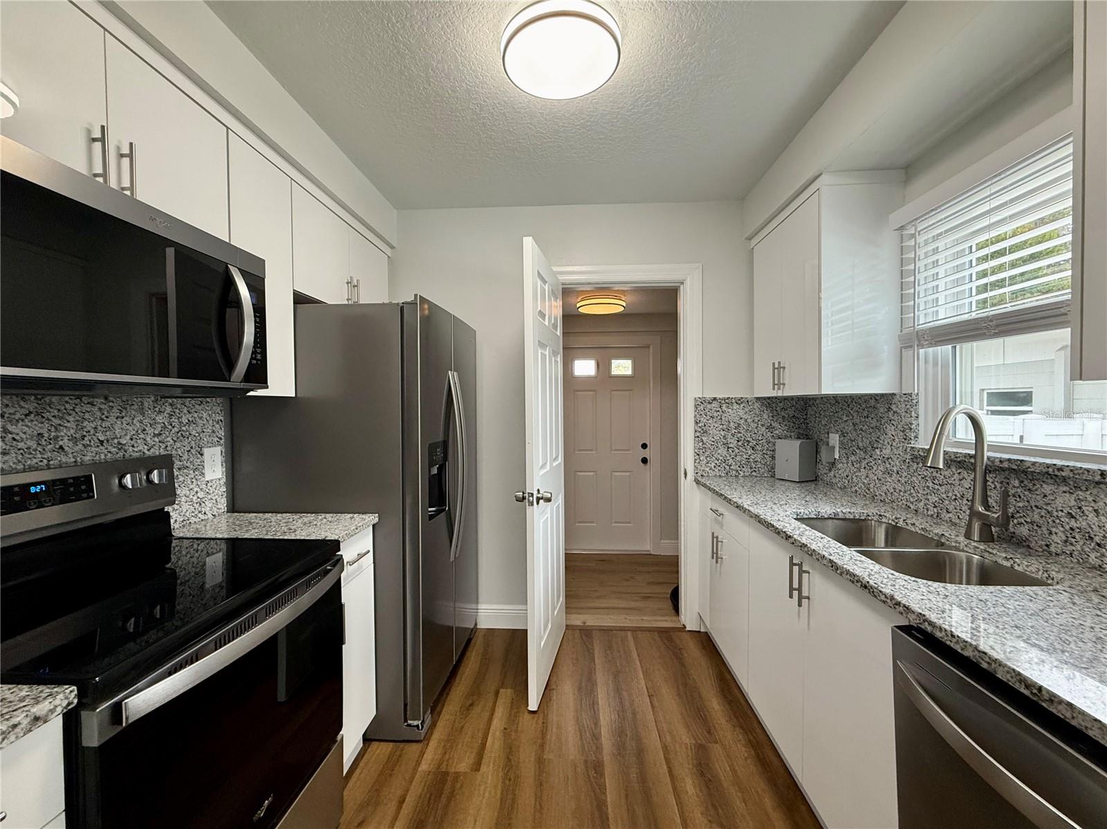 Image 7 of 38 For 901 Concord Street