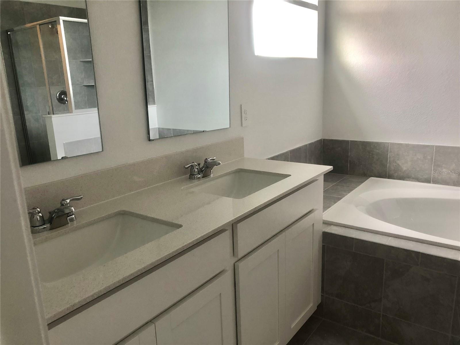 Image 20 of 30 For 368 Nine Iron Drive