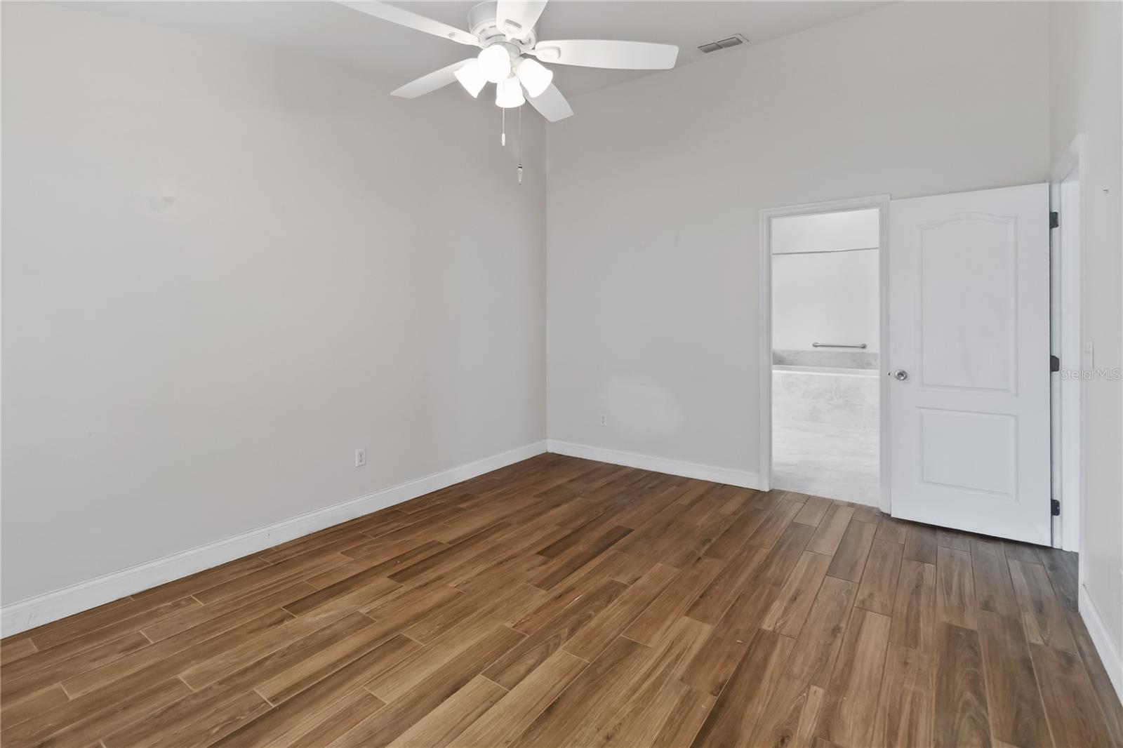 Image 16 of 29 For 2706 Autumn Green Drive