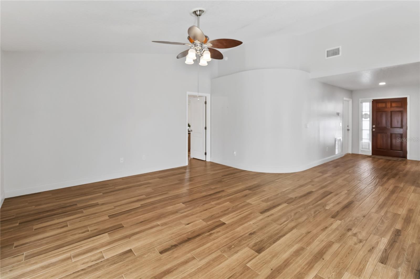 Image 4 of 29 For 2706 Autumn Green Drive