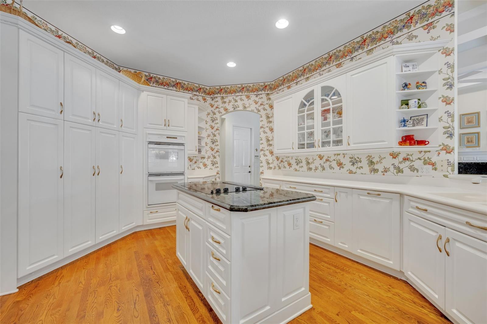 Image 10 of 34 For 1340 Place Picardy