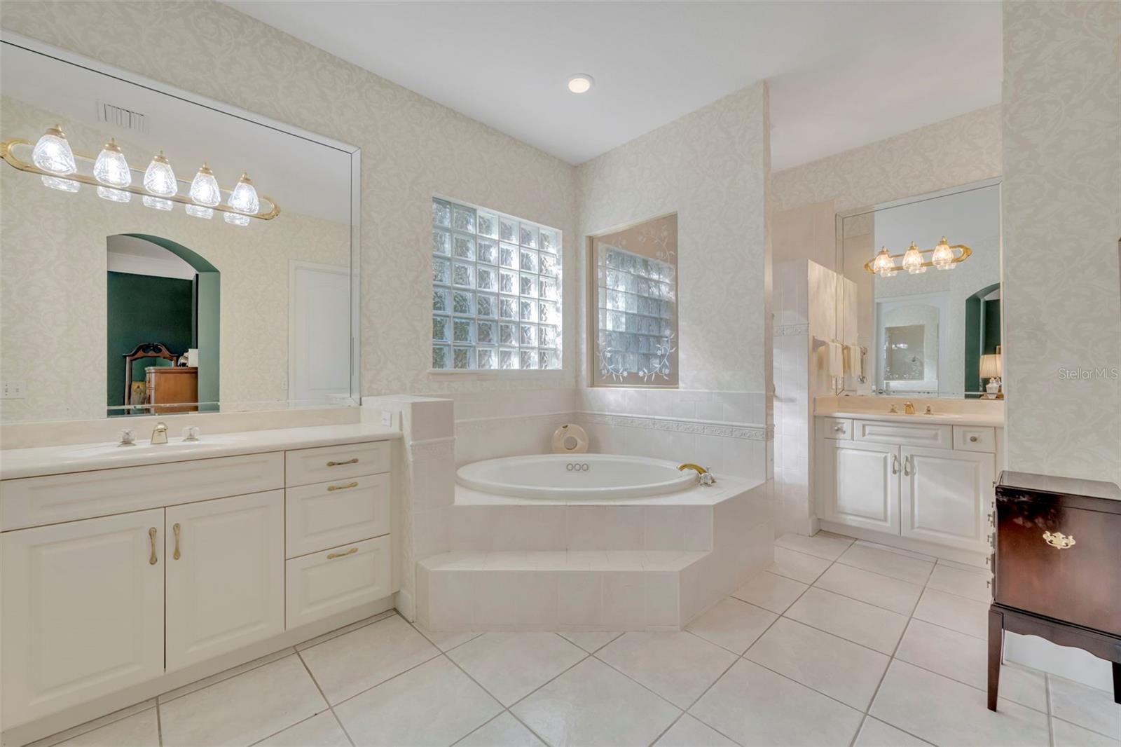 Image 21 of 34 For 1340 Place Picardy