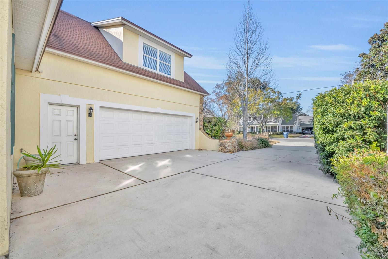 Image 33 of 34 For 1340 Place Picardy