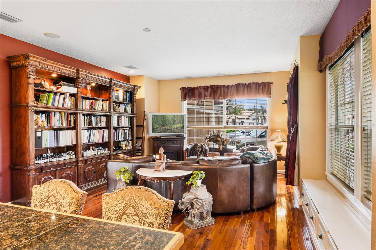 Image 19 of 81 For 7718 Flemingwood Court