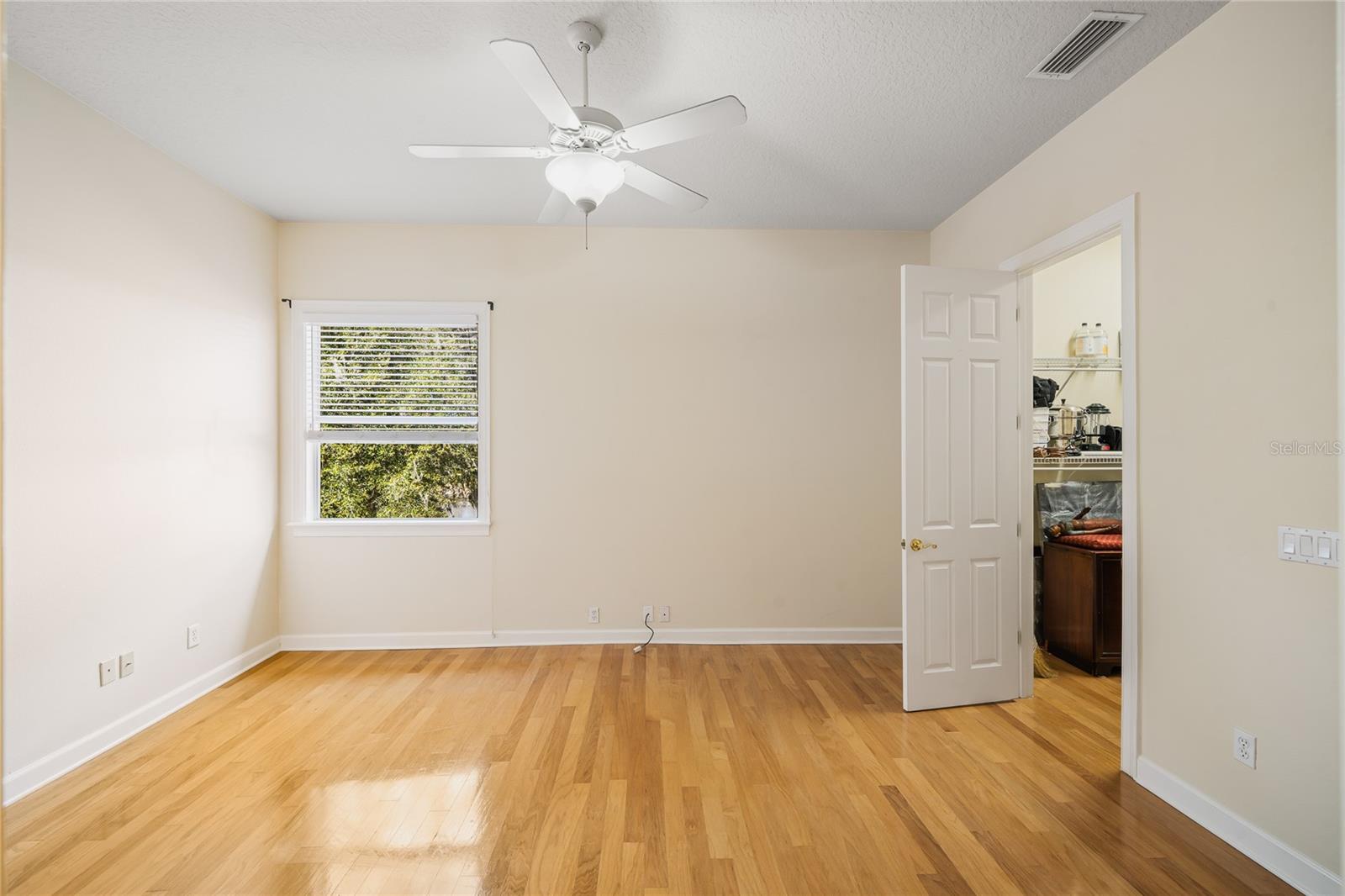 Image 50 of 81 For 7718 Flemingwood Court