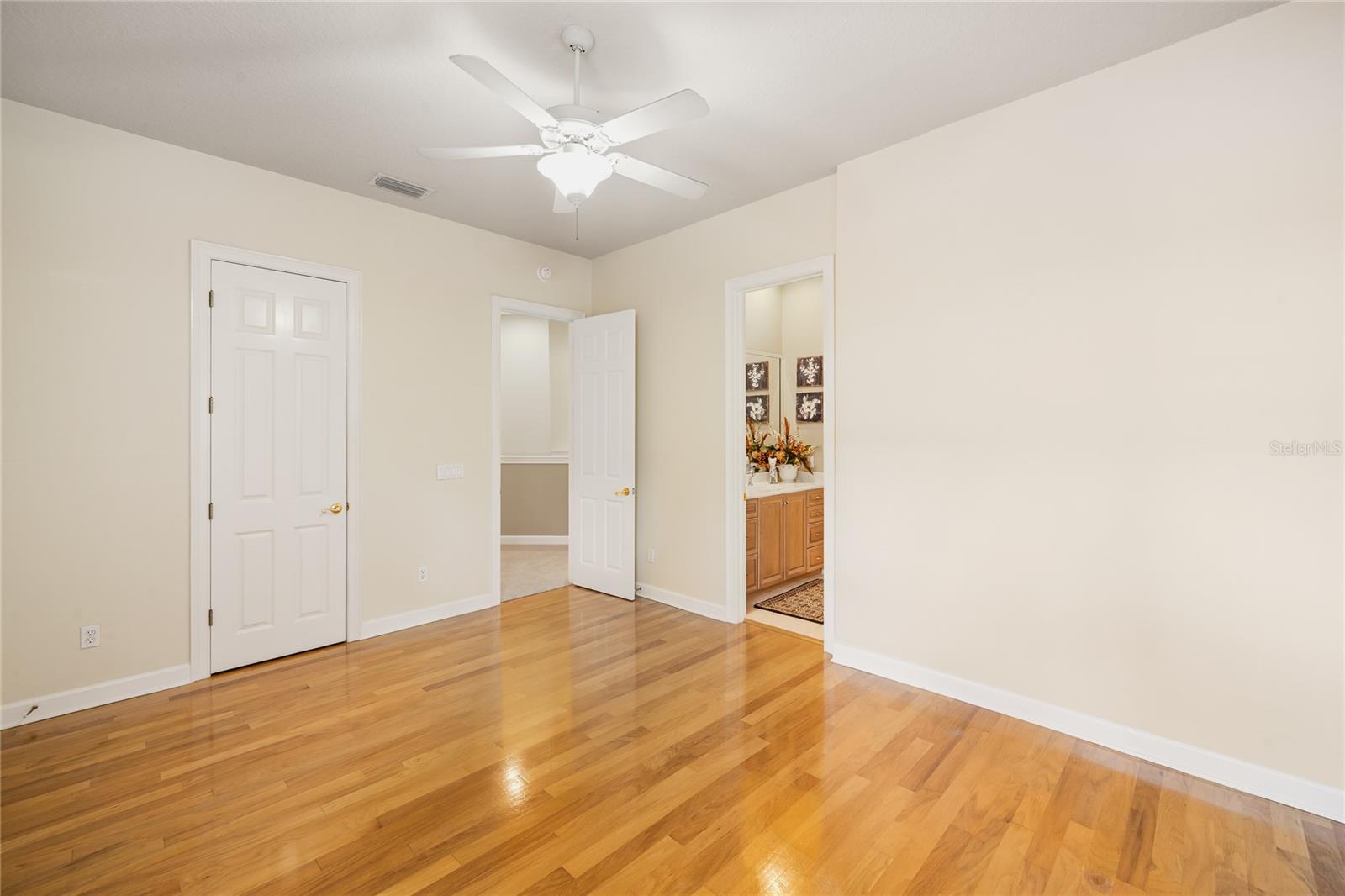 Image 52 of 81 For 7718 Flemingwood Court