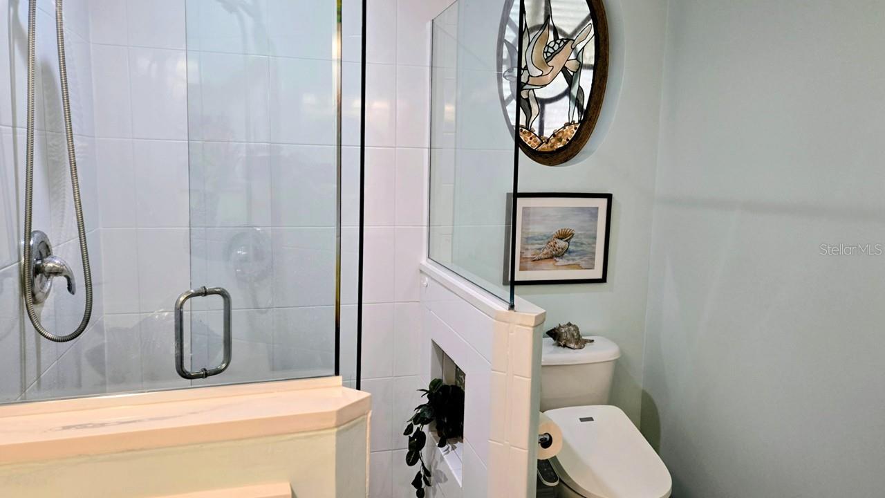 Image 12 of 85 For 900 Marion Avenue 1201