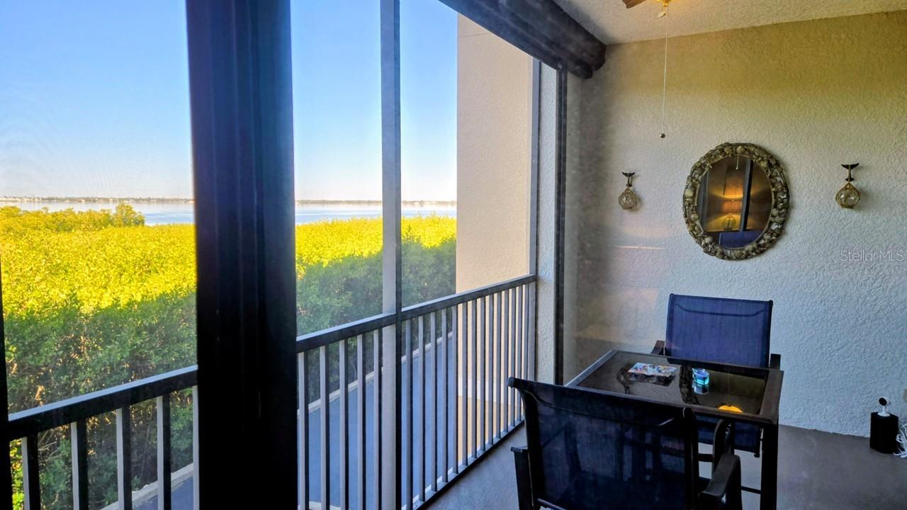 Image 17 of 85 For 900 Marion Avenue 1201