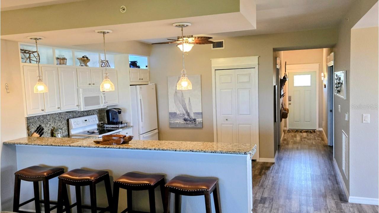 Image 4 of 85 For 900 Marion Avenue 1201