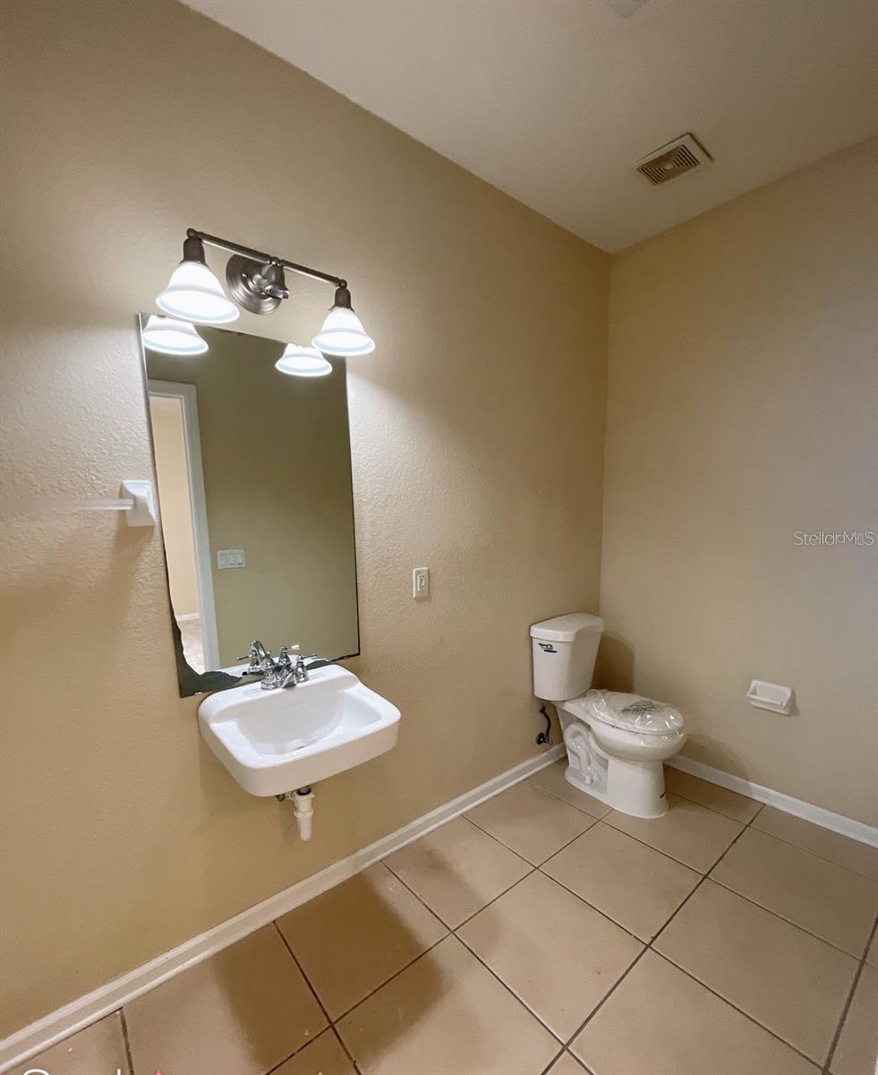 Image 11 of 21 For 8000 Cool Breeze Drive 105