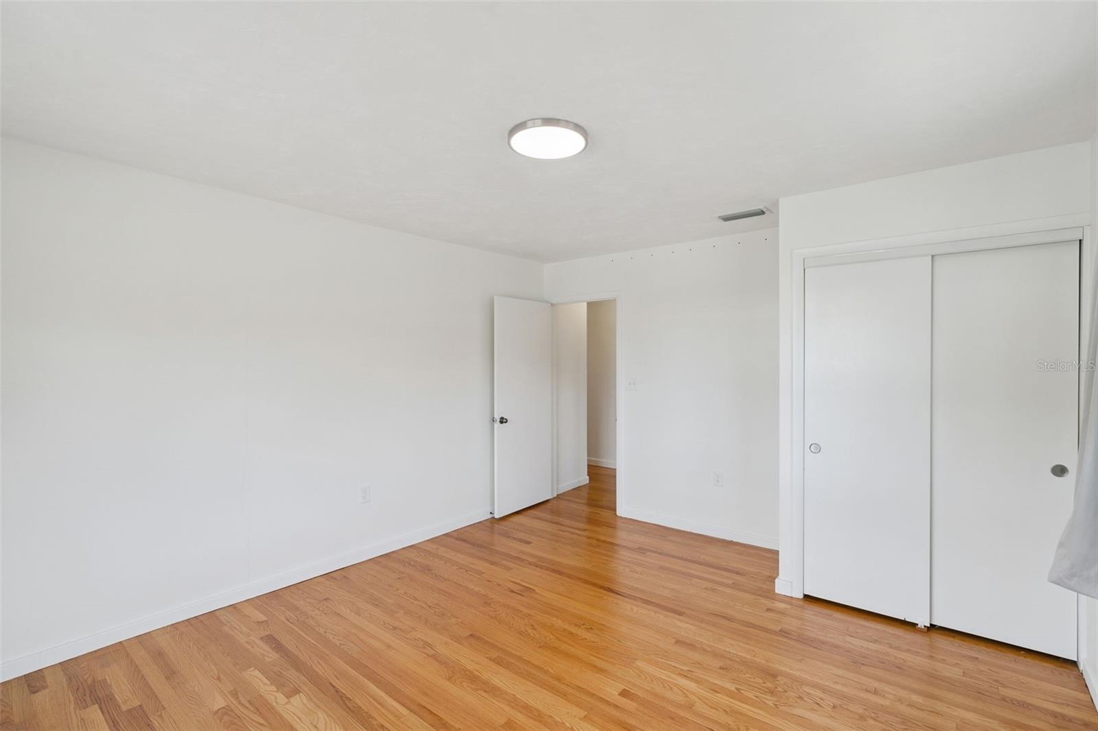 Image 15 of 25 For 822 Poinsettia Drive