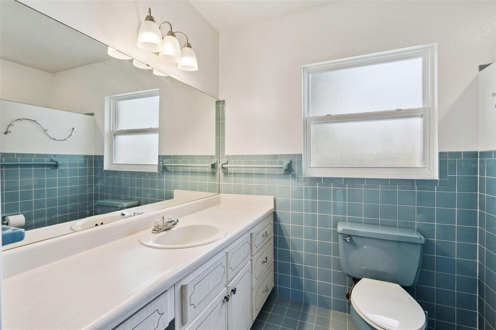 Image 19 of 25 For 822 Poinsettia Drive