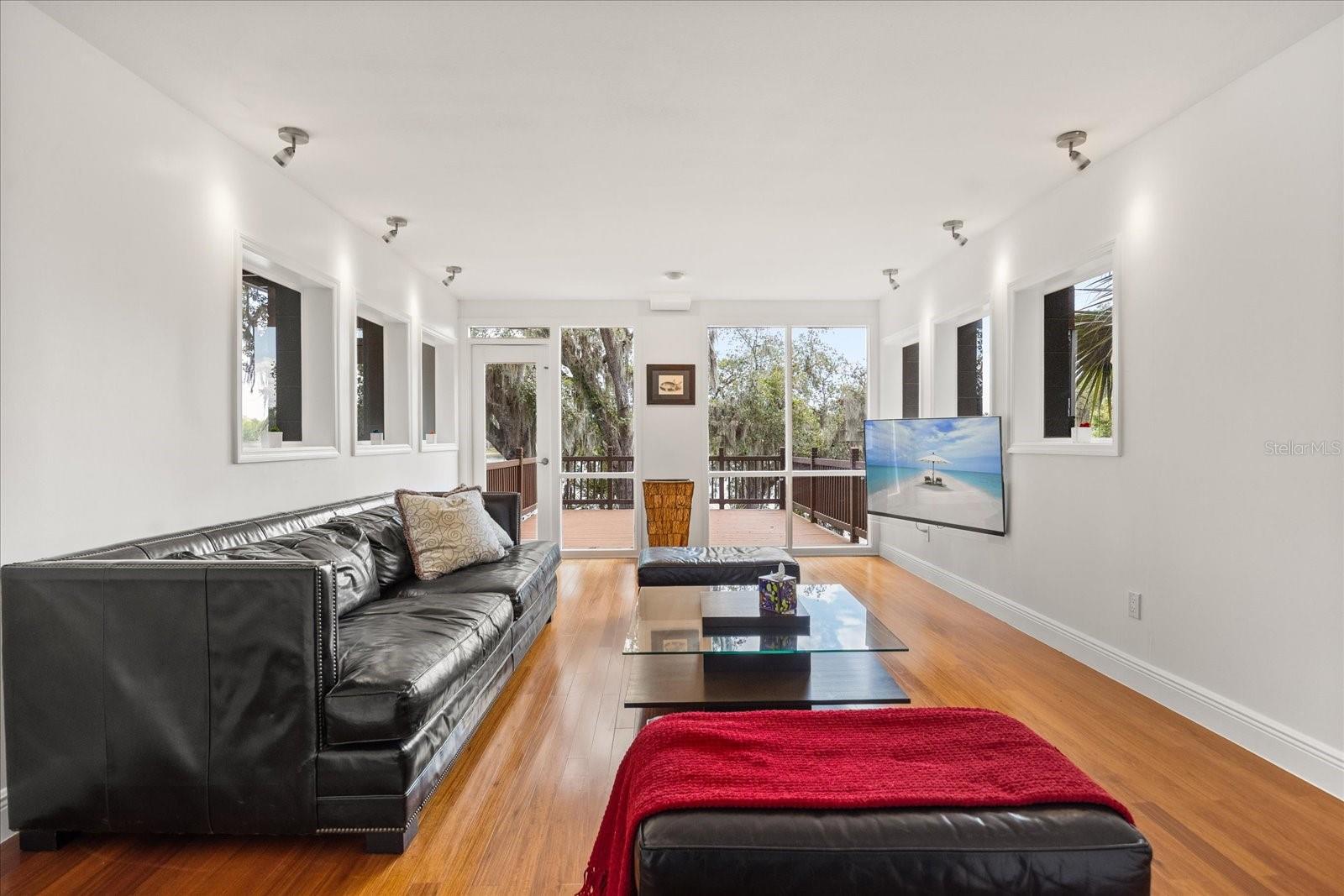 Image 7 of 42 For 613 Lake Avenue