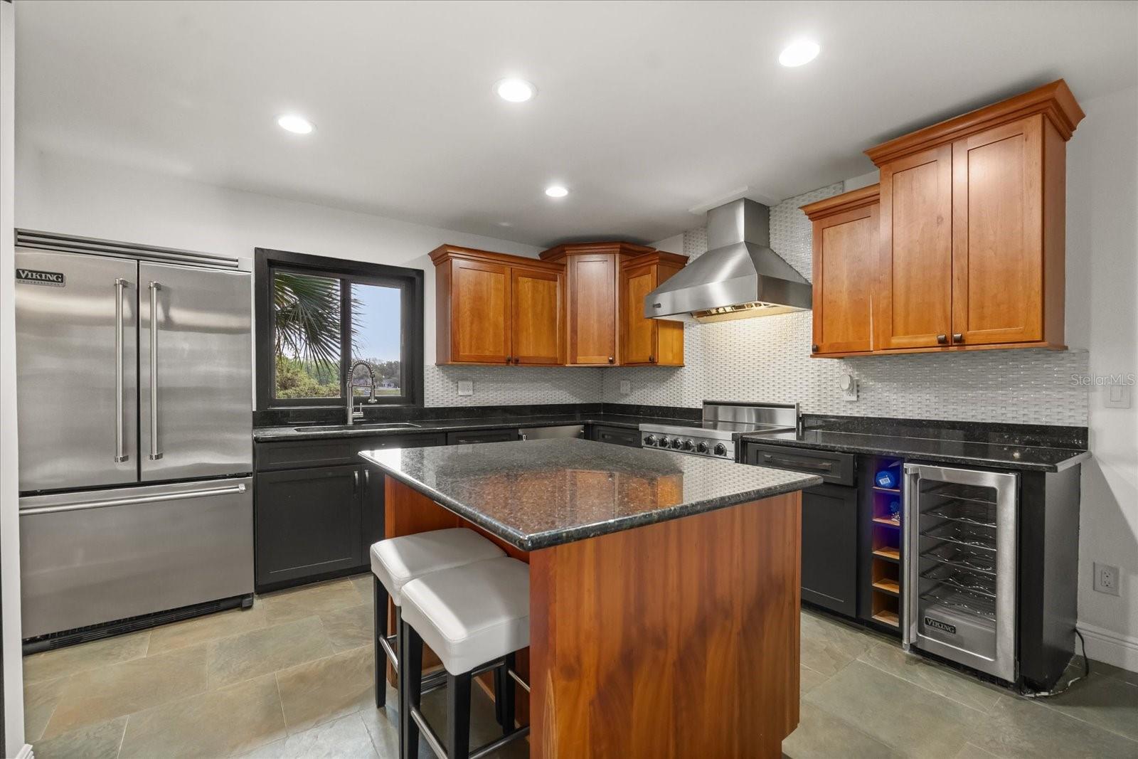 Image 9 of 42 For 613 Lake Avenue