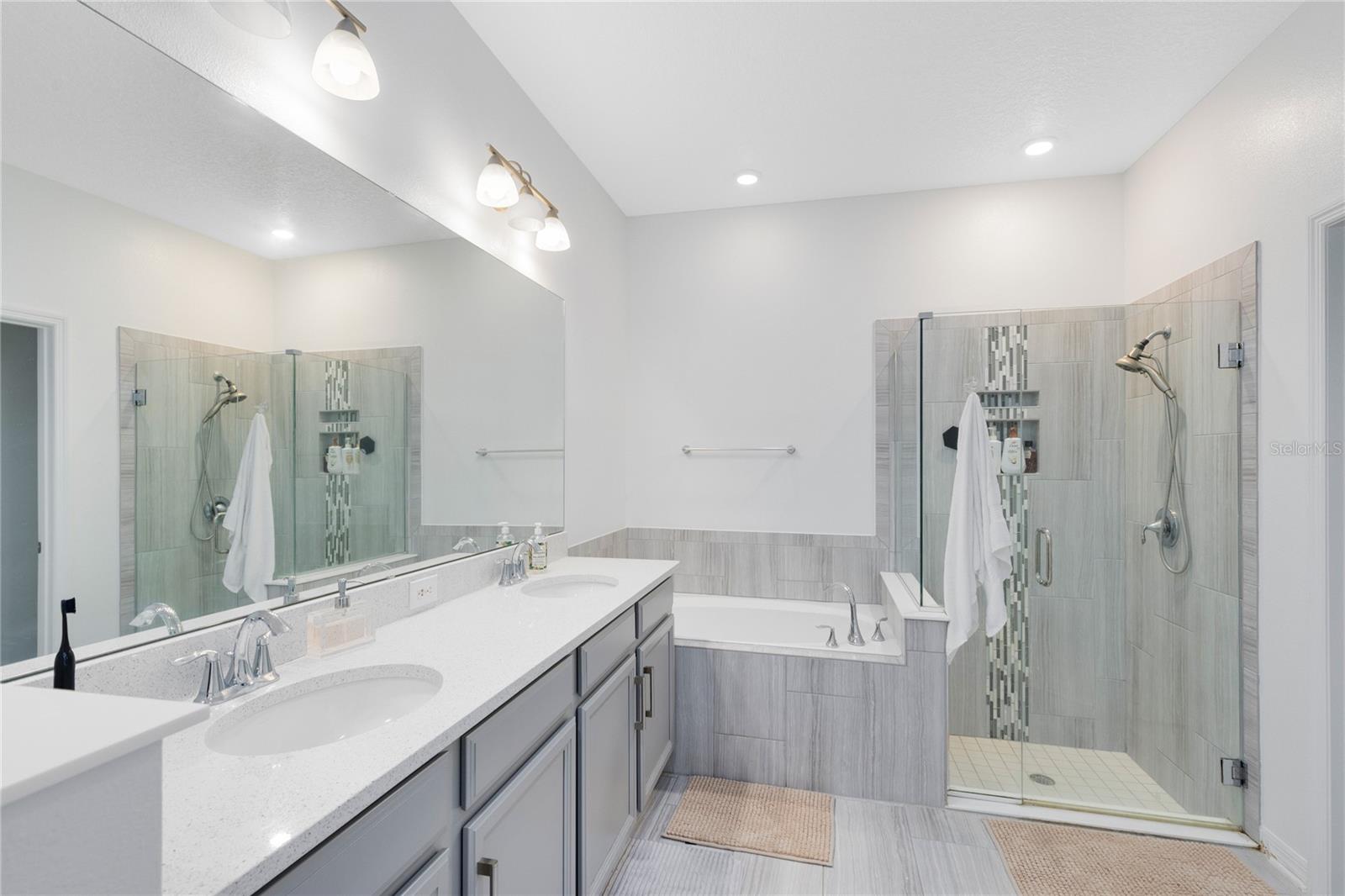 Image 15 of 40 For 12351 Northover Loop