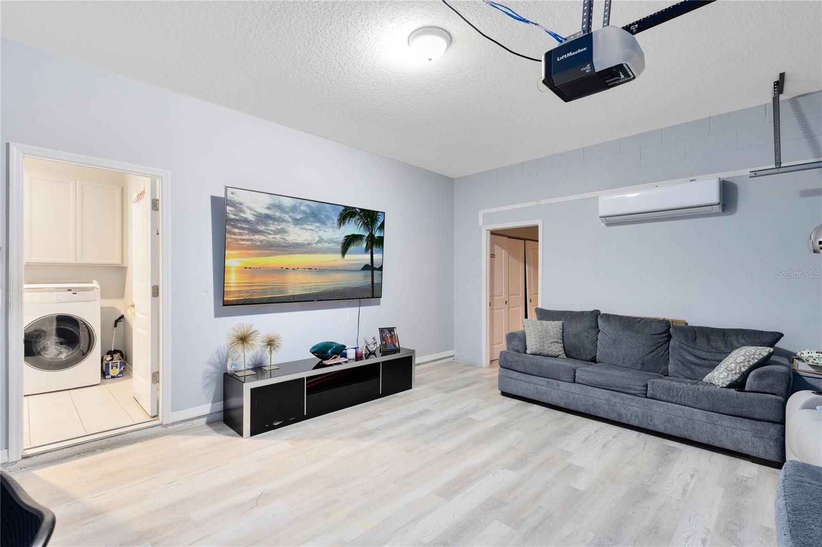 Image 16 of 40 For 12351 Northover Loop