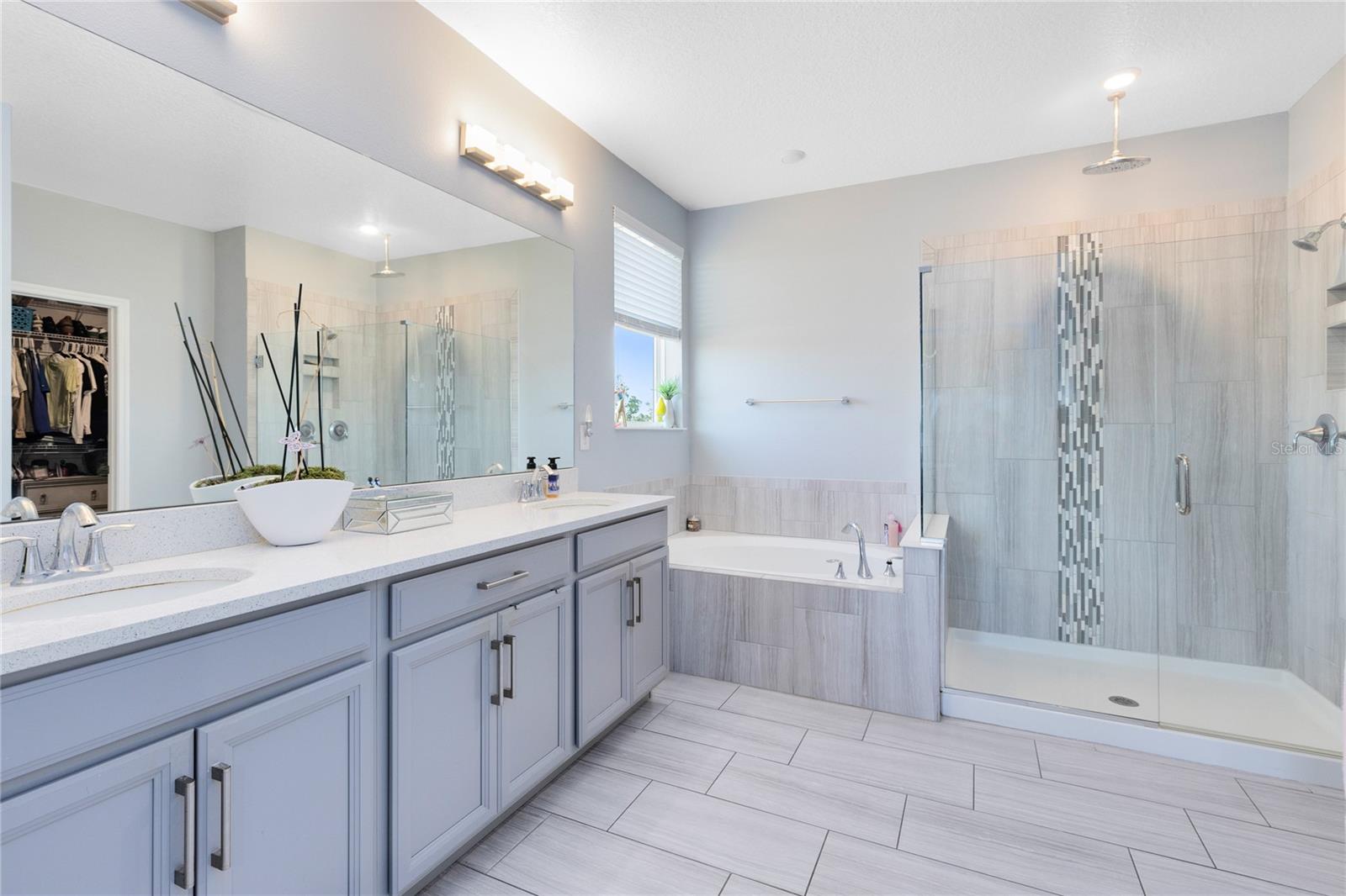 Image 27 of 40 For 12351 Northover Loop