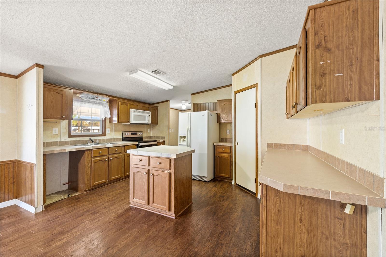 Image 26 of 49 For 32443 Memory Lane