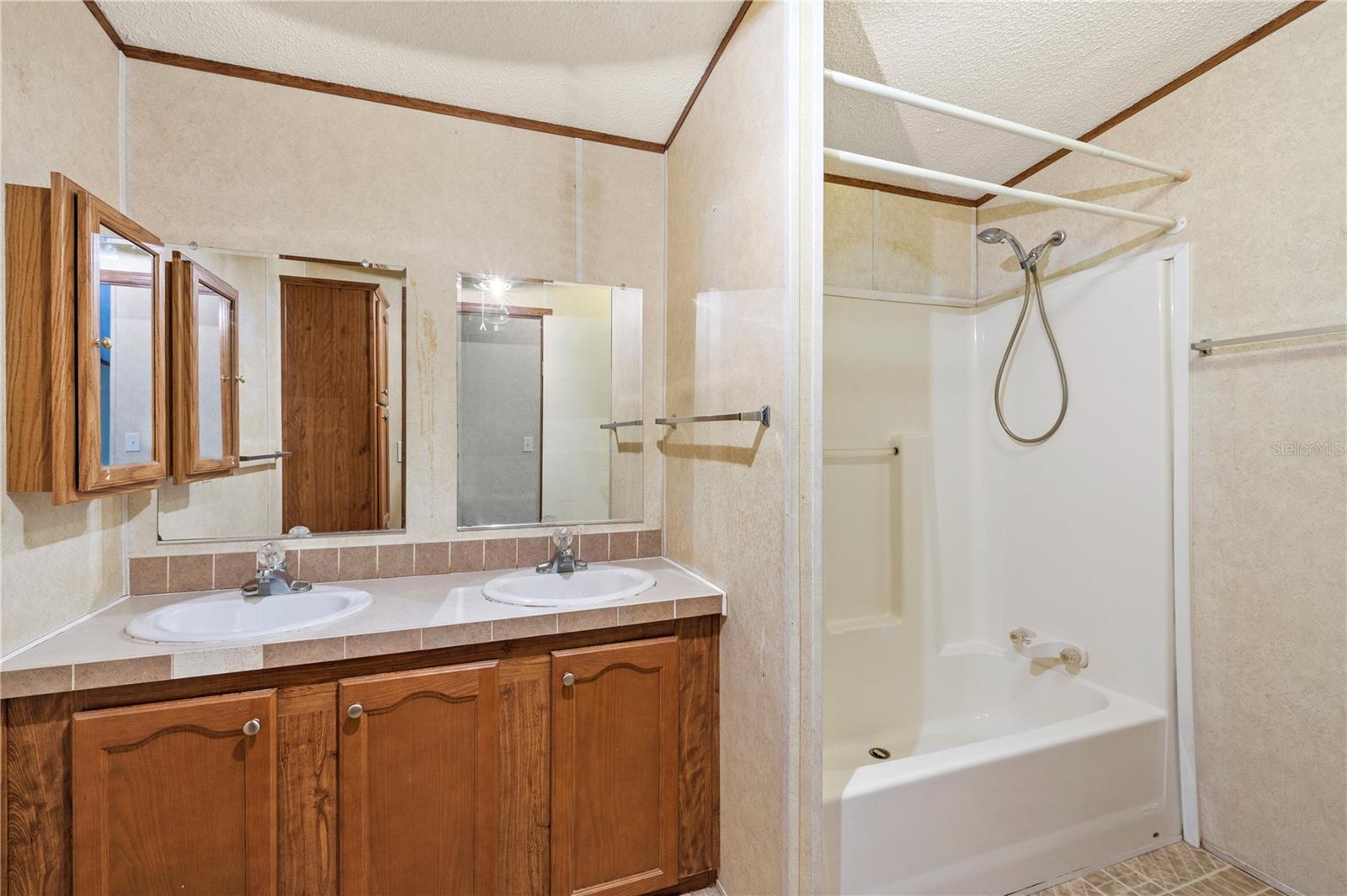 Image 36 of 49 For 32443 Memory Lane