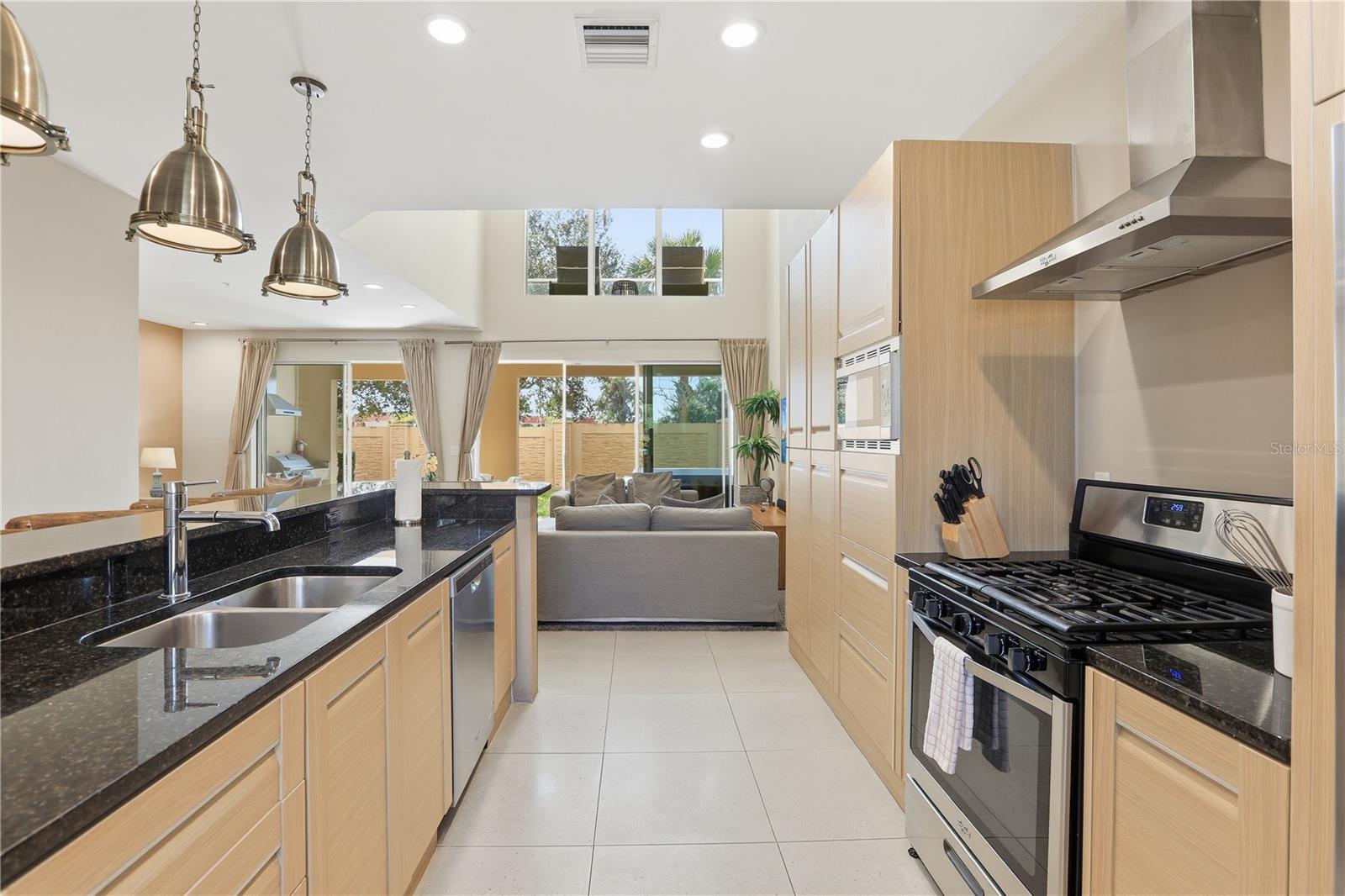 Image 5 of 47 For 3113 Brasilia Avenue