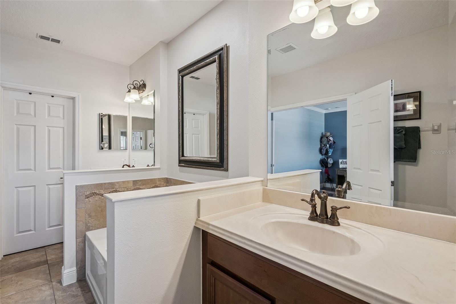 Image 13 of 20 For 5423 Baldwin Park Street