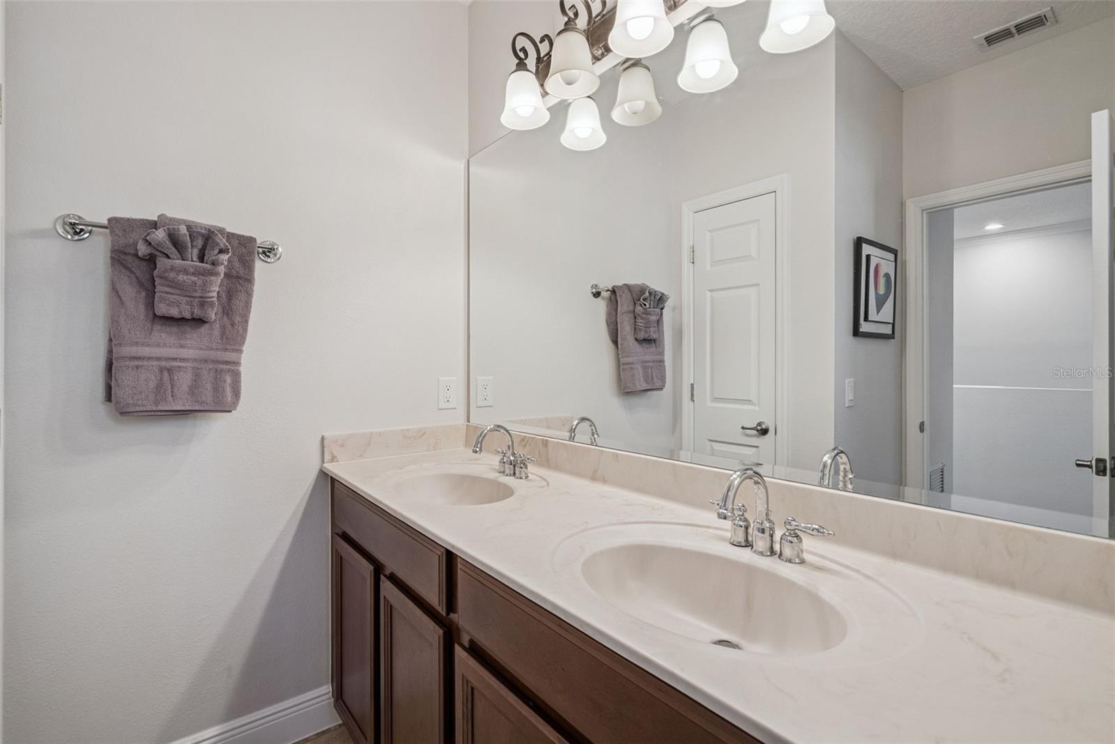 Image 15 of 20 For 5423 Baldwin Park Street