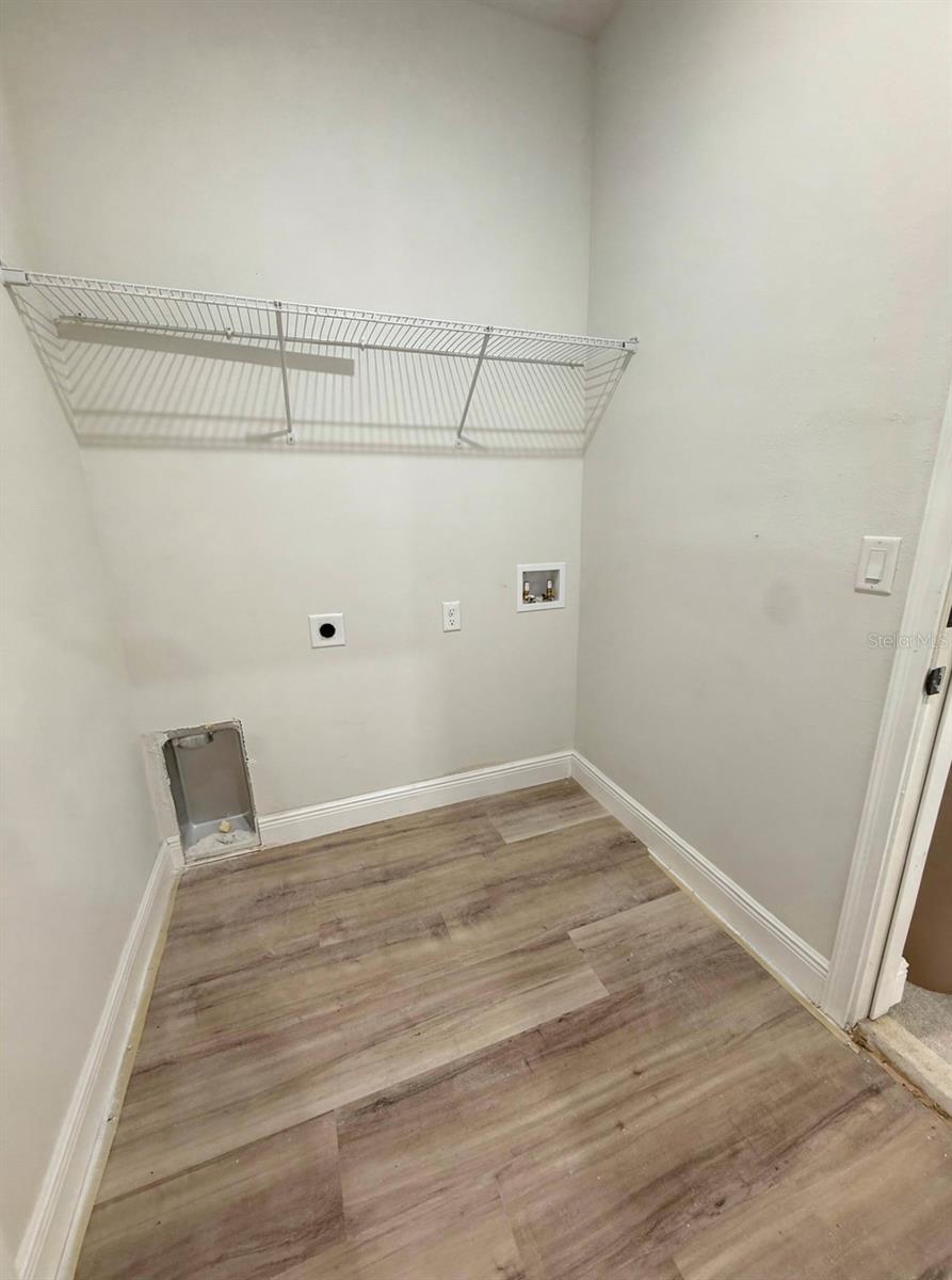 Image 18 of 20 For 3383 Loveland Boulevard