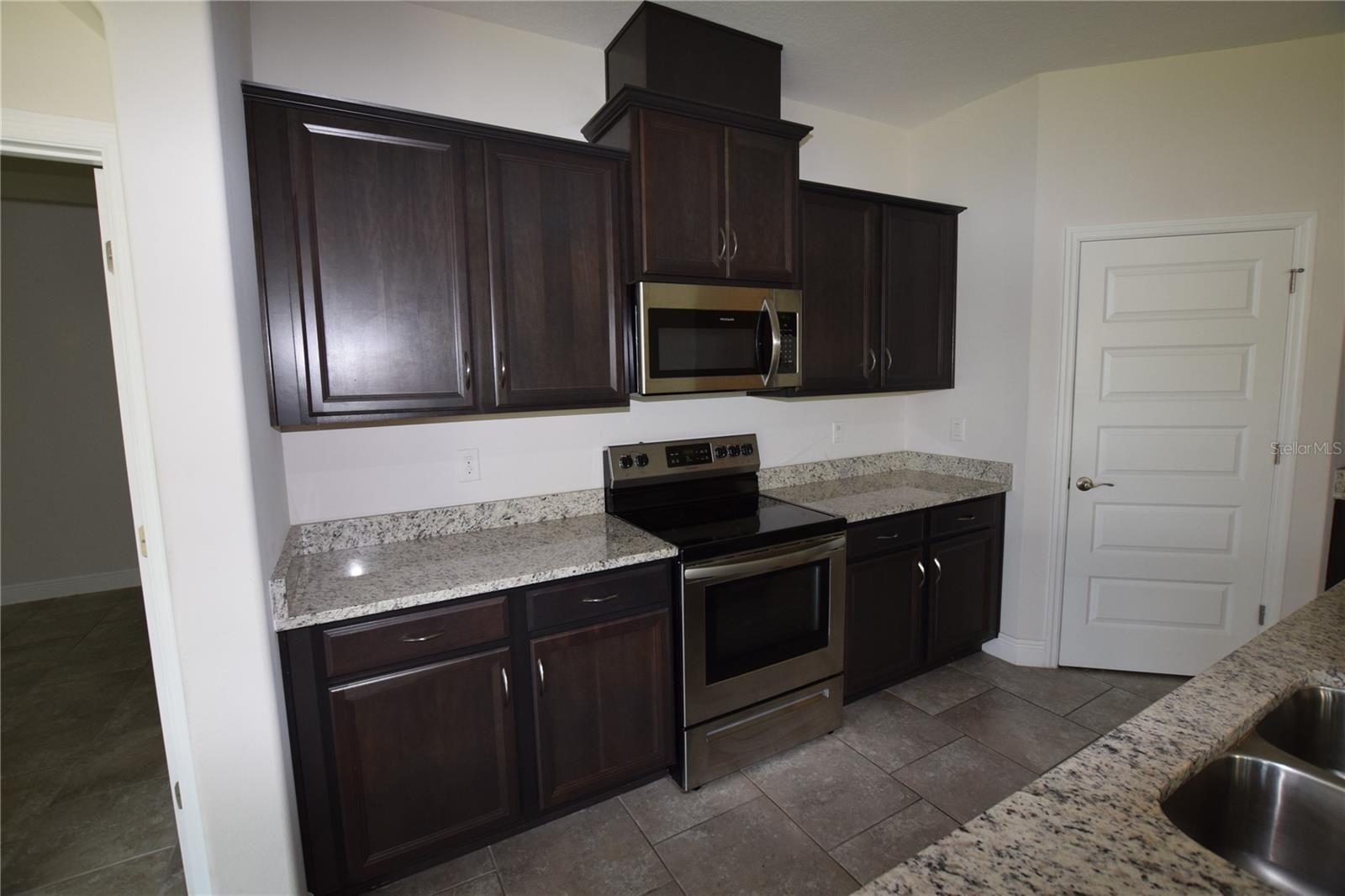 Image 11 of 23 For 10284 Atwater Bay Drive