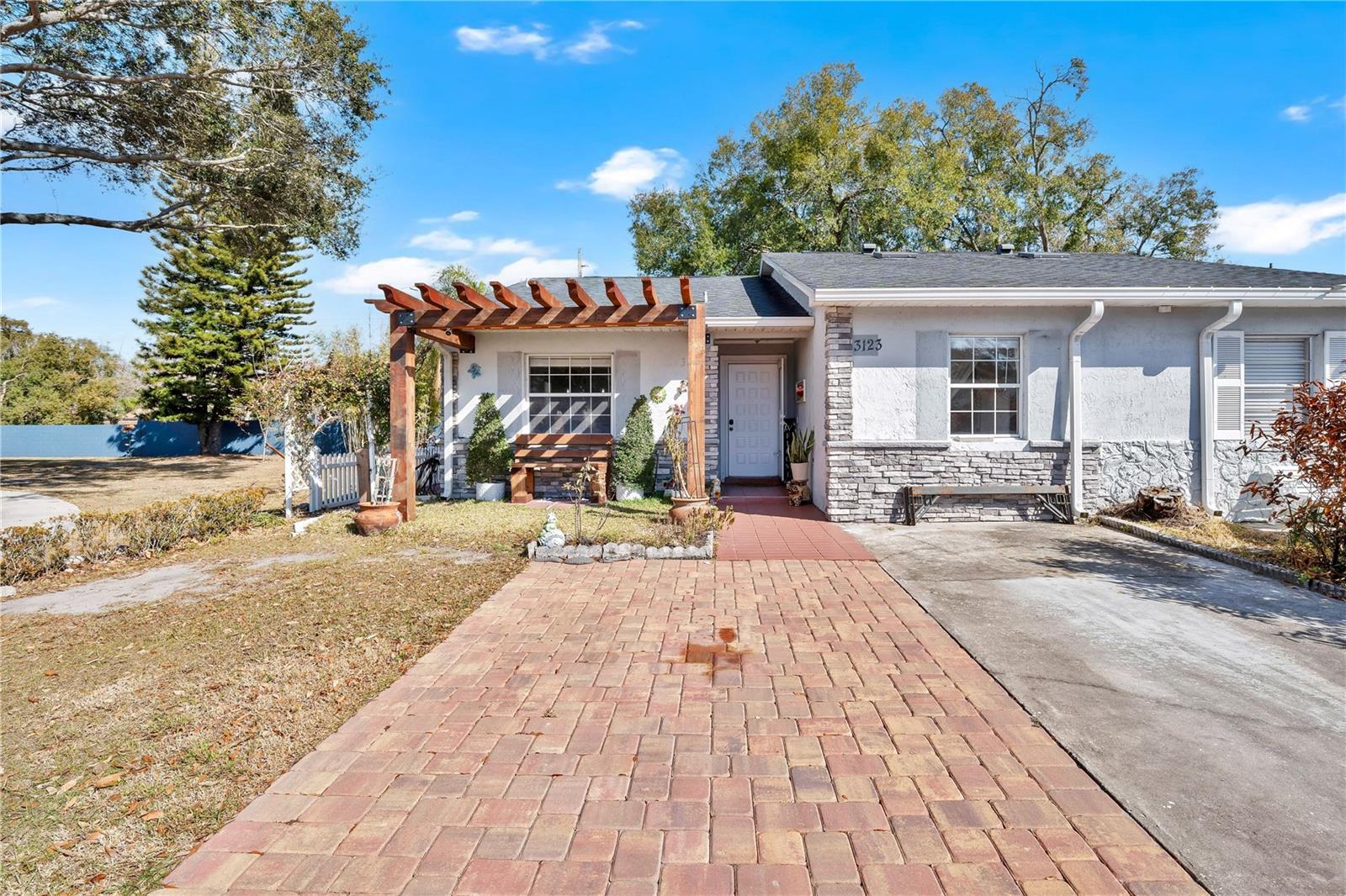 Image 4 of 35 For 3123 Graceland Court