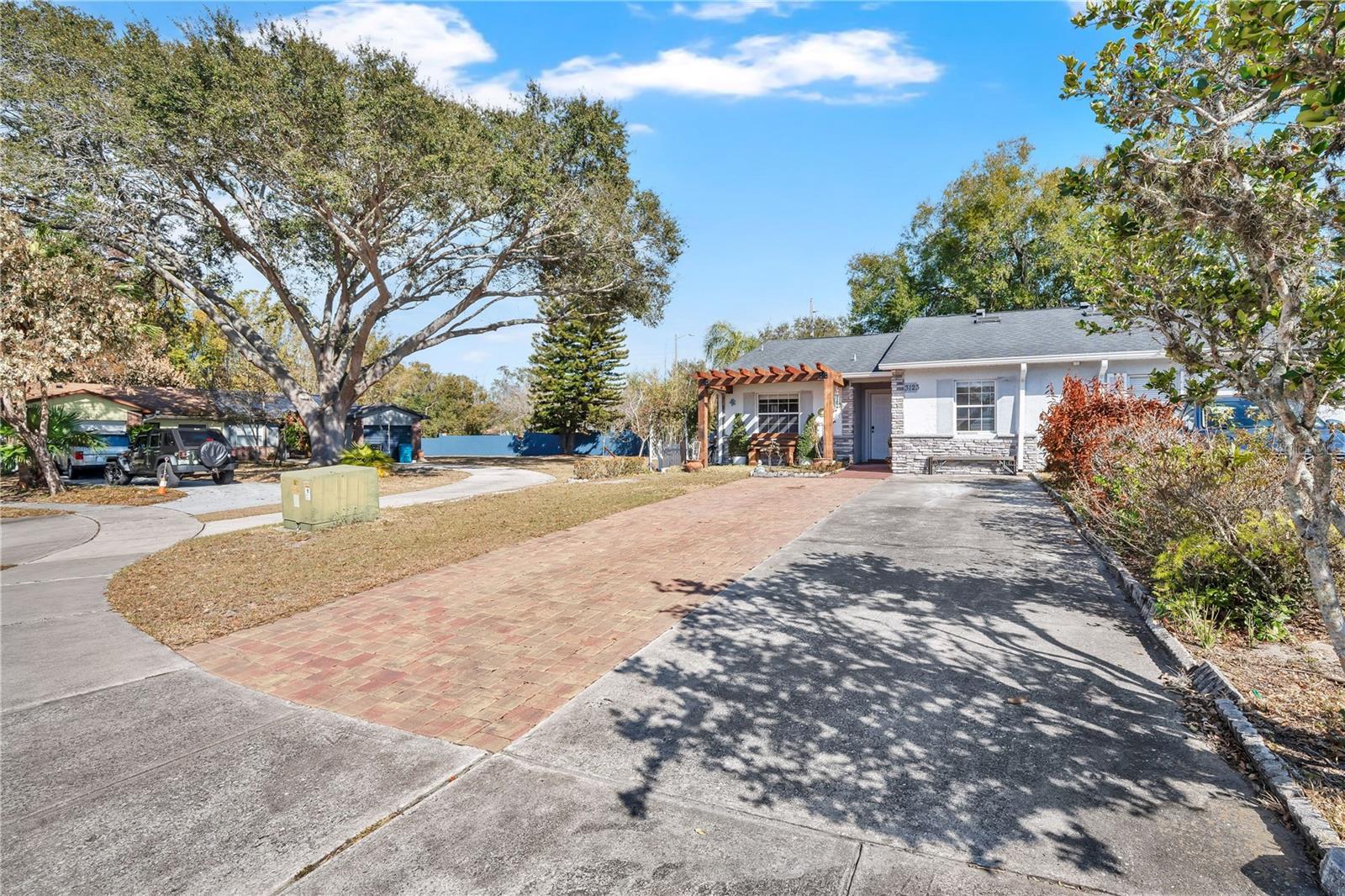 Image 5 of 35 For 3123 Graceland Court